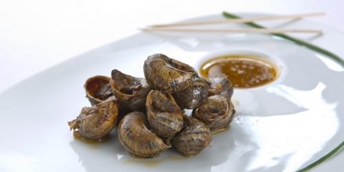 Restaurant El Pont 9 de Camprodon - Notícies - Plat solidari de cargols a la llauna a l’estil el Pont 9