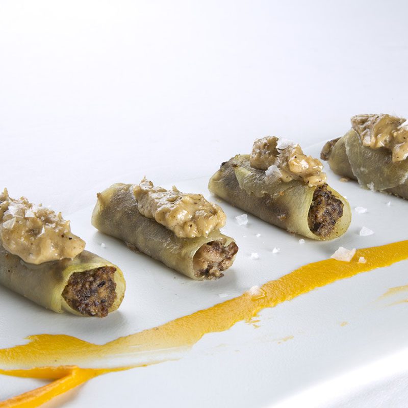 Raviolis de patata amb botifarra esparracada