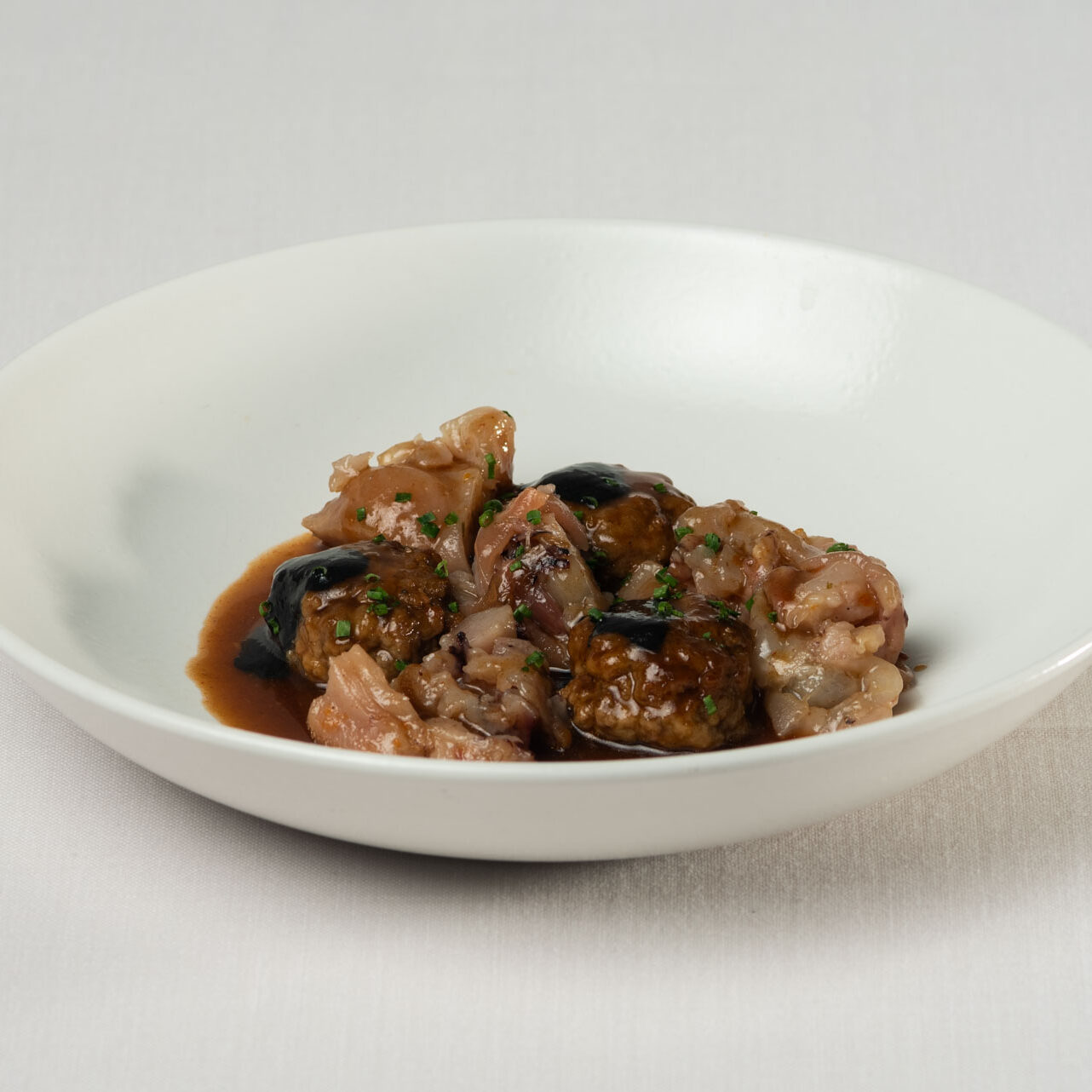 Marimuntanya de peus de porc i sèpia